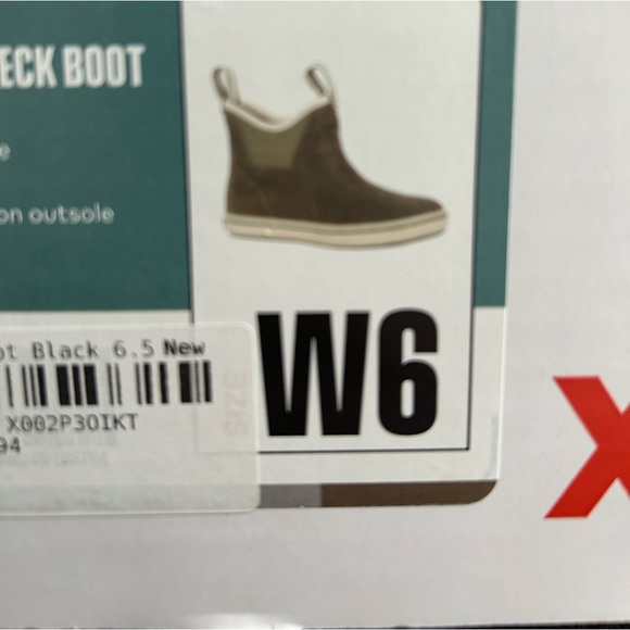 Brand new Xtratuf leather ankle deck boot - Picture 2 of 4